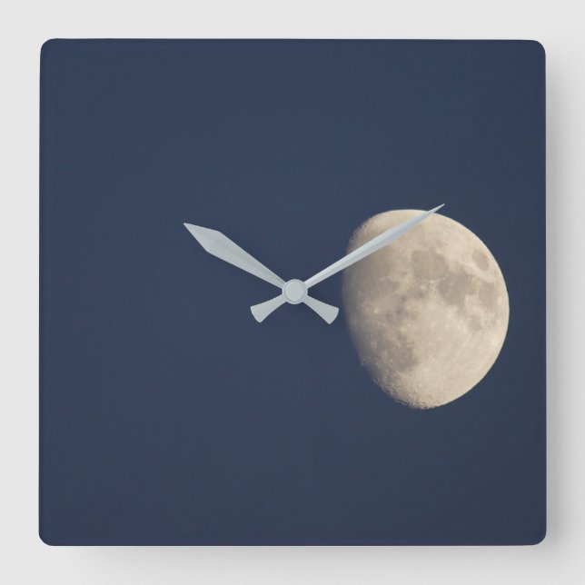 Moon in the Early Evening Quadratische Wanduhr (Vorderseite)