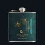 Moonlight Romance Trauzeuge Emerald Green ID881 Flachmann<br><div class="desc">Diese spannende Hochzeitskollektion besticht durch faszinierende Lichteffekte, goldenes Blattwerk und nutzt einen handgeschriebenen Script-Schriftart, um eine moderne Touch hinzuzufügen. Das Hochzeitsgeschenk (oder Wechsel zu einer beliebigen Rolle im Party) hier zeigt Ginkgo-Blätter, die im Mondlicht treiben, und verleiht ihm eine romantische, ätherische Qualität. Fügen Sie Ihre Namen, Party-Mitglied und Hochzeitsdatum mit...</div>