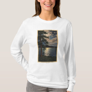 Moonlit Ansicht des Sees T-Shirt