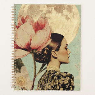 Moonlit Beauty - Frau mit rosa Blume und Mond Planer