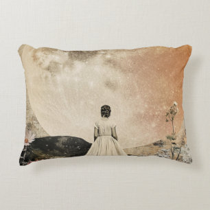 Moonlit Elegance - Zurück zur Frau mit dem Mond 2 Dekokissen