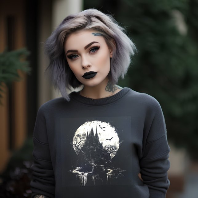Moonlit Gothic Castle Scene Sweatshirt (Von Creator hochgeladen)