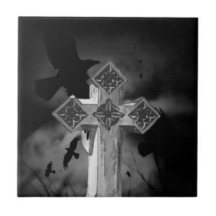 Moonlit GraveYard Gothic Cross mit Krähen Fliese