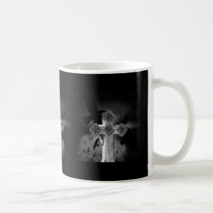 Moonlit GraveYard Gothic Cross mit Krähen Kaffeetasse