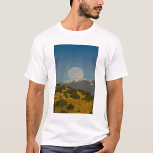Moonrise über dem Berg Sangre de Cristo, T-Shirt
