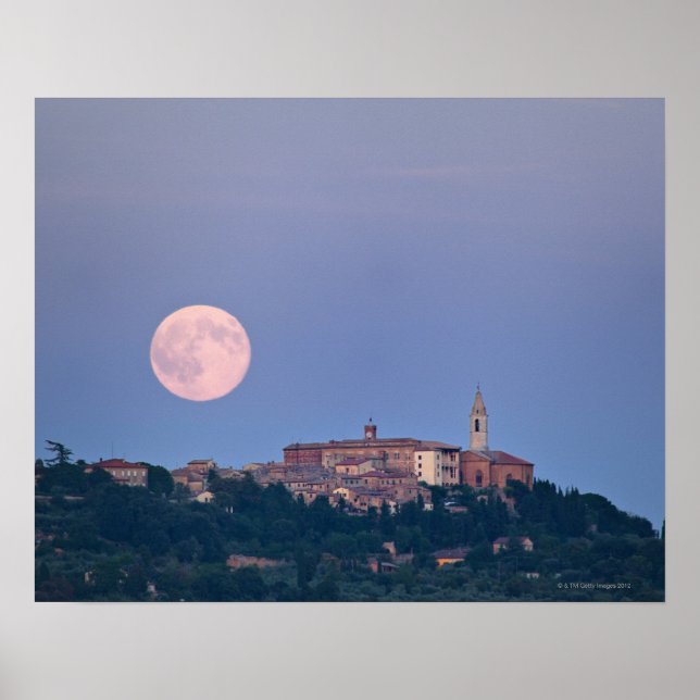 Moonrise über Pienza Poster (Vorne)