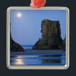 Moonset, Bandon Beach, Oregon. Ornament Aus Metall<br><div class="desc">COPYRIGHT Joe Restuccia III / DanitaDelimont.com| US38 JRE0015.jpg| Mondset,  Bandon Beach,  Oregon.</div>