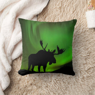 Moose with Green Aurora Borealis, Alaska Kissen