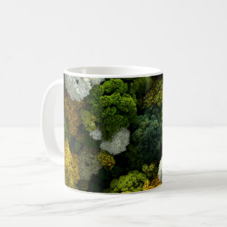 Mooswand, Vintage-Blumenränder – Virale Eleganz Kaffeetasse