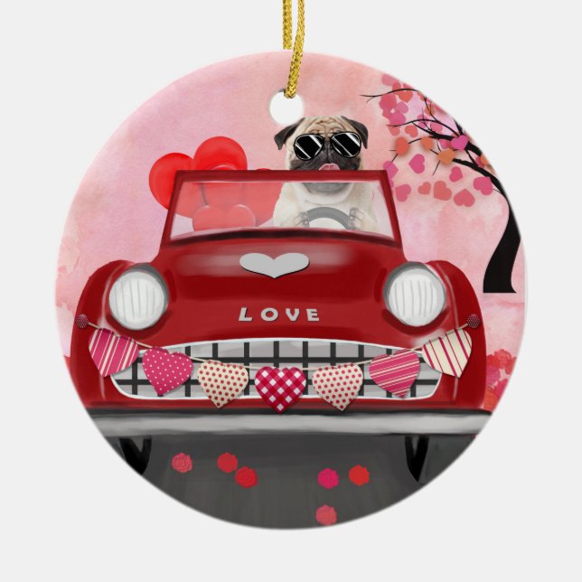Mops Dog Car mit Herzvalentiner Keramik Ornament (Vorne)