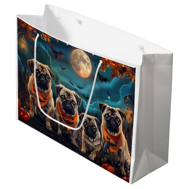 Mops Halloween Spooky Große Geschenktüte (Vorderseite Schrägansicht)