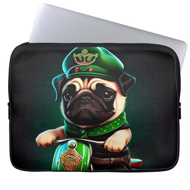 Mops Hund Fahrrad St. Patrick's Day Laptopschutzhülle (Vorderseite)