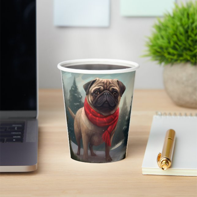 Mops Hund im Schnee Weihnachten Pappbecher (InSitu)