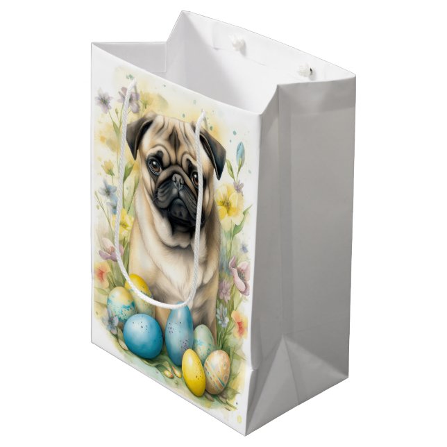 Mops Hund mit Ostereiern Urlaub Mittlere Geschenktüte (Vorderseite Schrägansicht)