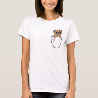 Mops in einem der T - Shirt-Mops-Hundewelpen der T-Shirt