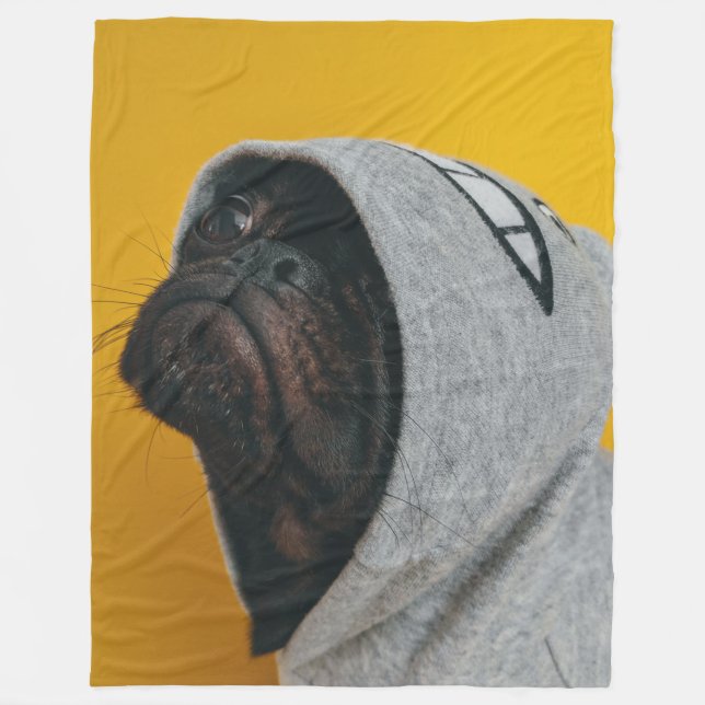 MOPS in HOODIE Fleecedecke (Vorderseite)