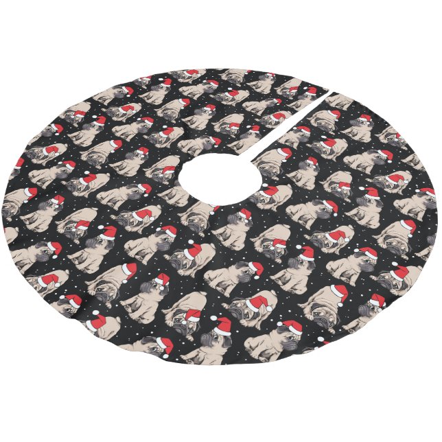 Mops in Weihnachtsmannmützen Weihnachtsmuster Polyester Weihnachtsbaumdecke (Schrägansicht)