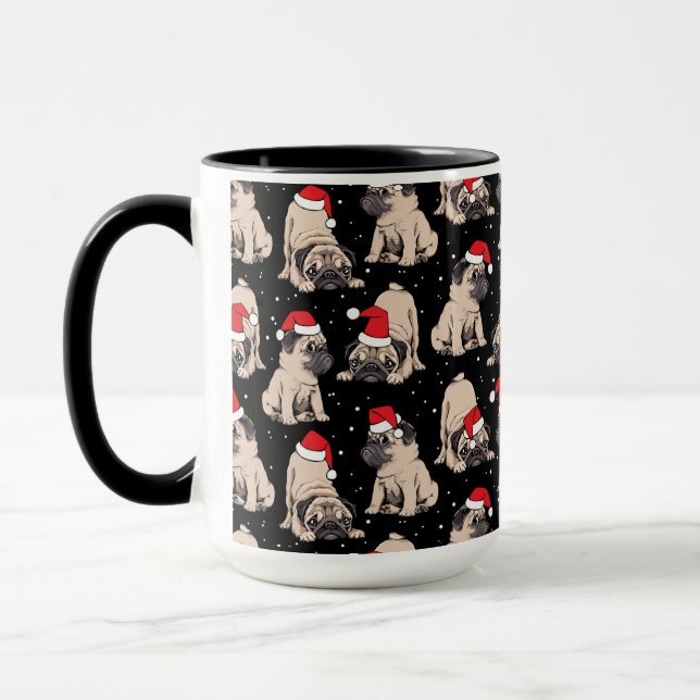Mops in Weihnachtsmannmützen Weihnachtsmuster Tasse (Links)