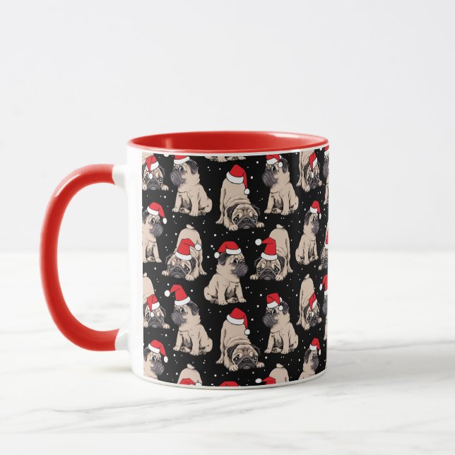 Mops in Weihnachtsmannmützen Weihnachtsmuster Tasse (Links)