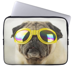 Mops mit Goggles Laptopschutzhülle