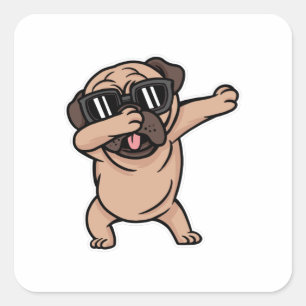 Mops mit guter Laune mit Sonnenbrille Dabbing Quadratischer Aufkleber