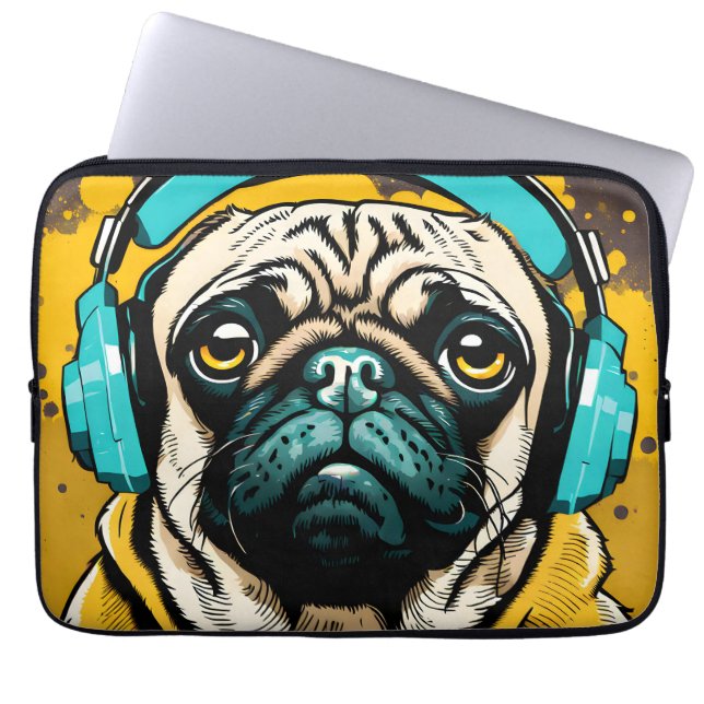 Mops mit Kopfhörer Laptopschutzhülle (Vorderseite)