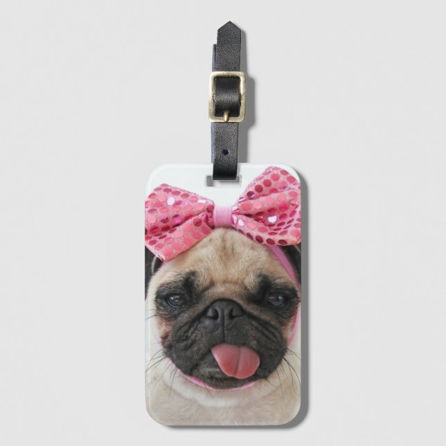 Mops mit rosa Bow Gepäckanhänger (Vorderseite Vertikal)