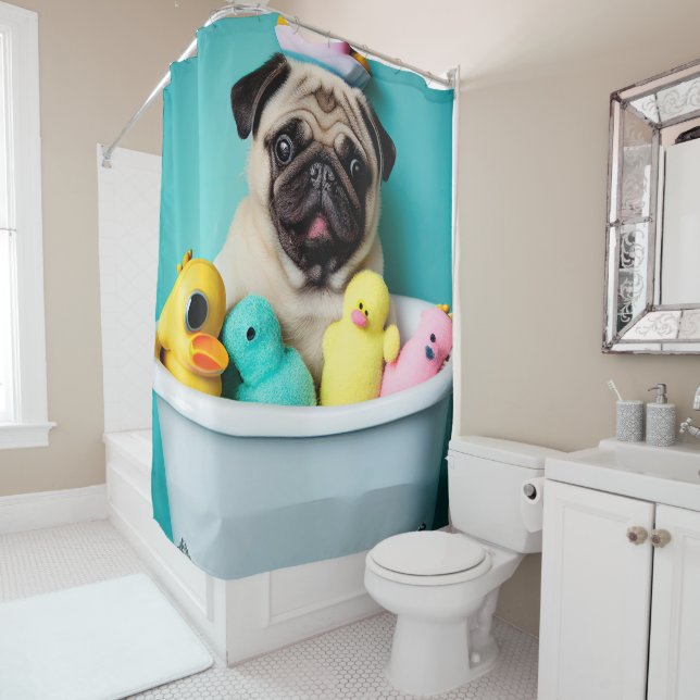 Mops Paradies: Badefreudigkeit in der Tube Duschvorhang (Beispiel)