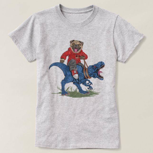 Mops Riding A Dinosaurier T-Shirt (Design vorne)