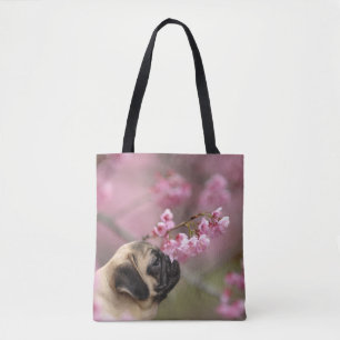 Mops riecht Kirschblüten Tasche