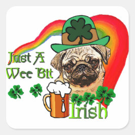 Mops St Patricks Quadratischer Aufkleber
