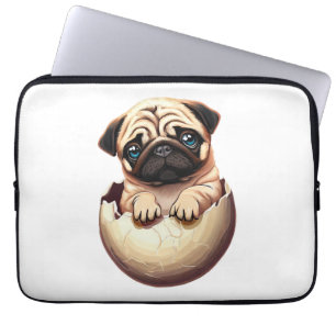 Mops Welpe in Egg - Niedliches Hundedesign Laptopschutzhülle
