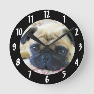 Mopshund Runde Wanduhr
