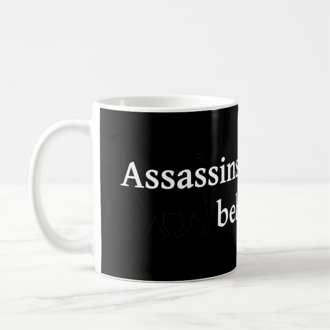 Mörder tun es von hinten kaffeetasse (Links)