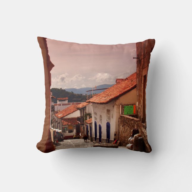 Morgen in Taxco Straße Kissen (Vorderseite)