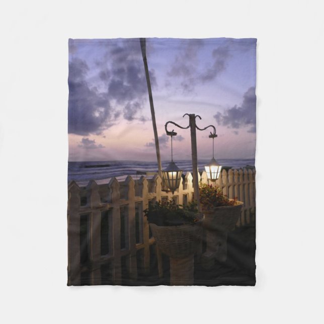 Morgendämmerung am Strand Fleecedecke (Vorderseite)