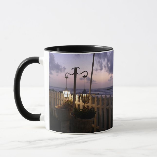 Morgendämmerung am Strand Tasse (Links)