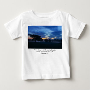 Morgendämmerung und Nebelausbruch Baby T-shirt