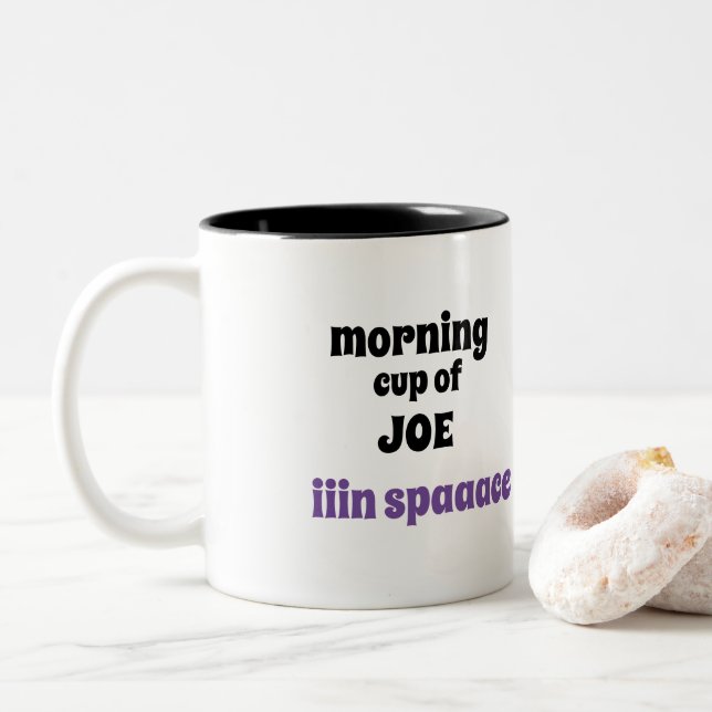 morgendliche Tasse JOE iiin-Raum (Mit Donut)