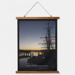 Morgengrauen Wandteppich Mit Holzrahmen