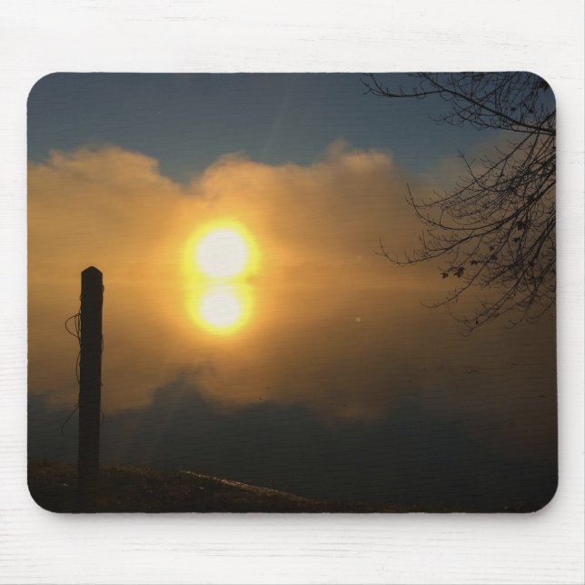 Morgenlicht über stillen Gewässern Mousepad (Vorne)