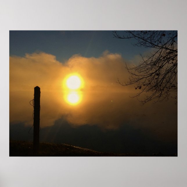 Morgenlicht über stillen Gewässern Poster (Vorne)
