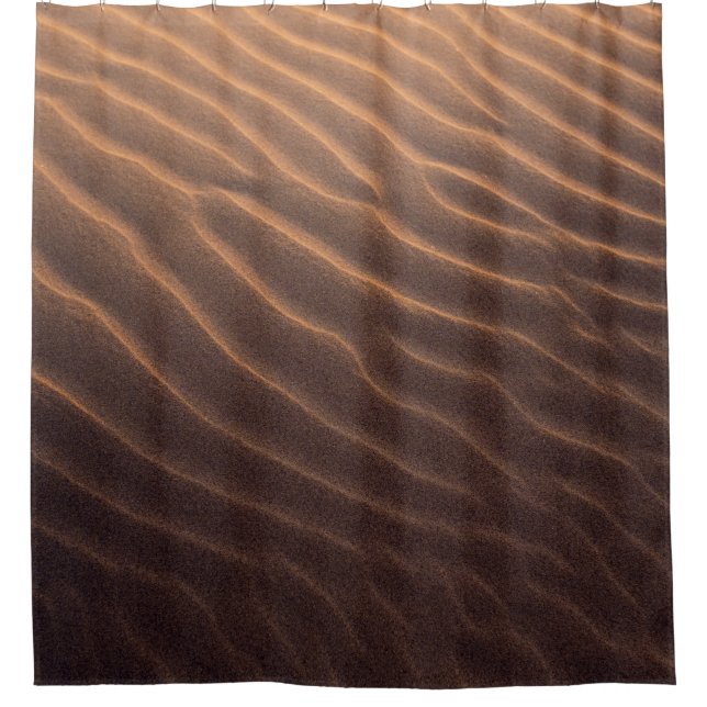 Morgens brauner Sand mit Wasser Duschvorhang (Vorderseite)