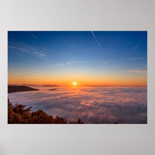 Morgens Höhepunkt über Wolken Poster (Vorne)
