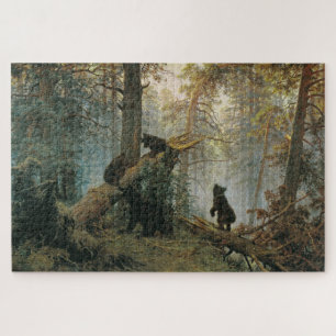 Morgens in einem Kiefernwald