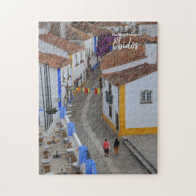 Morgens Spaziergang in die Arbeit Obidos The Real  (Vertikal)