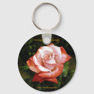 Morgentau auf der Rose verblasst Schlüsselanhänger