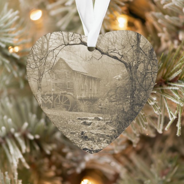 Morning Mist Ornament (Baum)