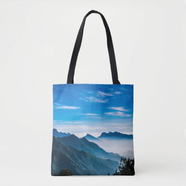 Morning Mountains Nebellandschaft Tasche (Vorderseite)