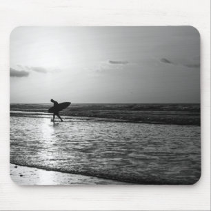 Morning Surfer Grauscale Mousepad